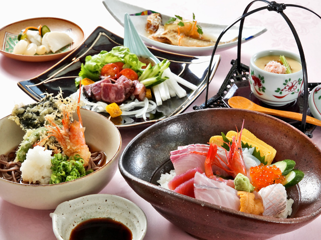 町並みを歩いた後は、三国の旨さがギュッと詰まった『うまいもん膳ランチ』に舌鼓を♪_休暇村越前三国