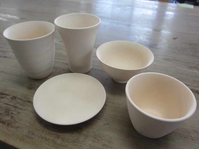 �G�t���̌����F��Ȍ`���L��܂��B_���q