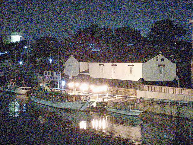 ��̔����V�����i�B�W�������^���`�D�u�V��c�ہv�Ə��^���`�D�u�݂炢���v�B_���ːV��c�� ���`�D�݂炢��