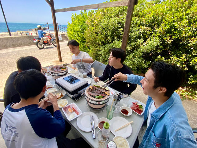 men's BBQ_beach location