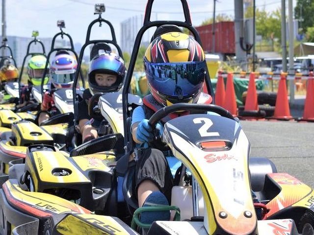 �X�^�[�g�O�A�ْ��Ƌ����̎��ł��B_Amazing Kart ISK �l���ΓX