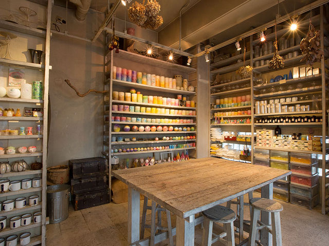 ��R�̃L�����h���Ɉ͂܂�Ȃ���L�����h�����_candle shop kinari