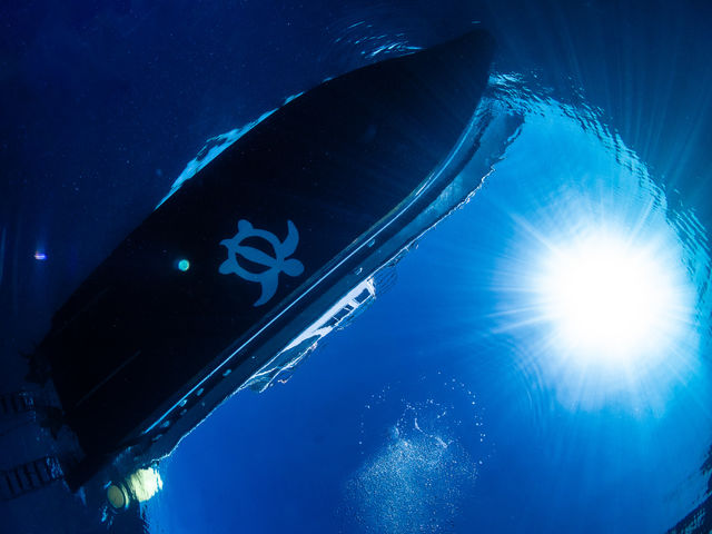 �D��ɂ̓J���̃}�[�N_�A���t�@�_�C�u�k�J�X