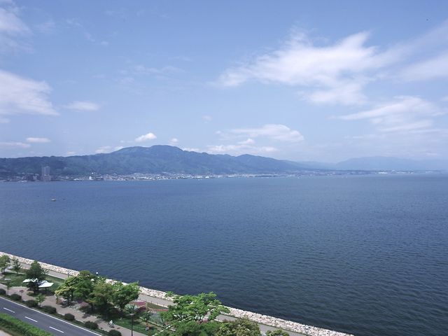 �z�e�����猩����т�΂̒��]_�т�Α�Ãv�����X�z�e���@�i���@��Ãv�����X�z�e���j