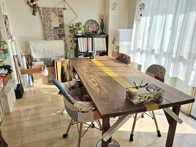 ���_�O���X�A�[�g�H�[ RayColors