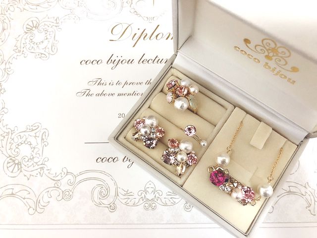 ���T�����ł̓X�����t�X�L�[��p�[���Ȃǂ��g���ăA�N�Z�T���[�̌����⎑�i�擾���o����悤�ɂȂ�܂�����_�n���C�A�����{�����C�E�n���h���C�h�̂������}�J�i�A���n