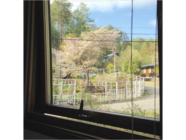 なんと5月に窓からお花見ができます。_富士見高原ハイジ・ロッジ