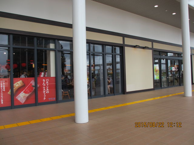 ��������{����