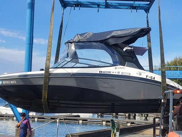 �S�V��^�̃X�|�[�c�{�[�g�B
�J�V�A�����A�Ɋ��̃R���f�B�V�����ł����s���\�ȃX�|�[�c�{�[�g�ł��B_�I�t�B�X�i�b�c�@�E�H�[�^�[�h���C�r���O�l����