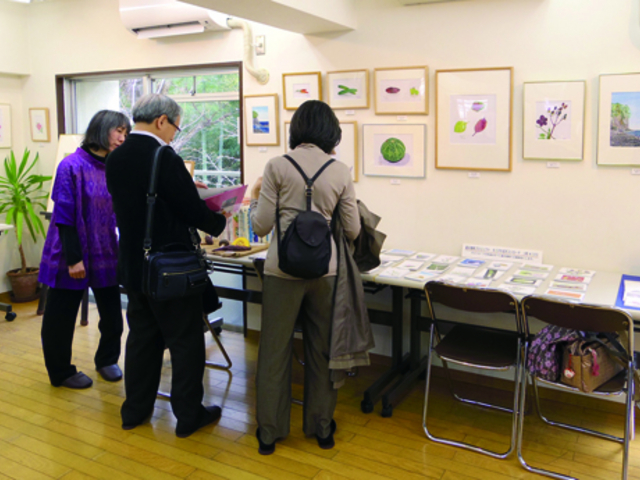 �N�x���ɂ́A1�N�Ԃŕ`�����A���C�ɓ���̍�i���z�����āA��i�W���J�Â��Ă��܂��B_�L�~�R�E�v�����E�h�D