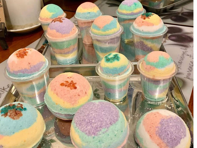 �J�b�v����o�X�{���̑��A�F��Ȍ`�̃o�X�{�������܂��B_�A�f���@�A�g���G