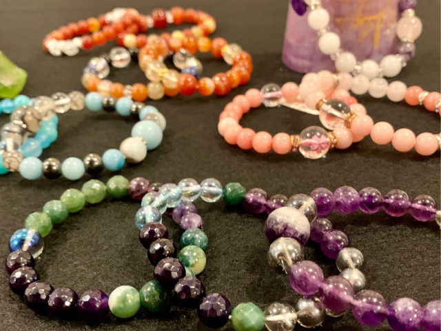 ���D���ȓV�R�΂�I��ō��A�N�Z�T���[��
�u���X���b�g3800�~�@�u���X���b�g���s�A�X(�C�������O) 5500�~�u���X���b�g���l�b�N���X6000�~_�A�f���@�A�g���G