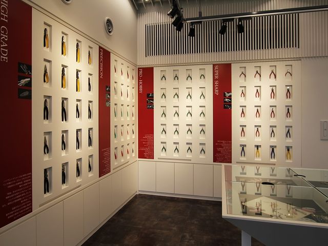 Maruto Paddock��
�M�������[&�V���b�v_Maruto Paddock