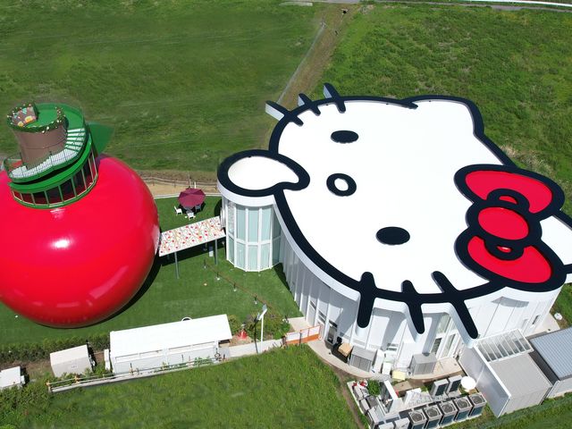 HELLO KITTY SHOW BOX】 【HELLO KITTY APPLE HOUSE】】予約・アクセス・割引クーポン - じゃらんnet