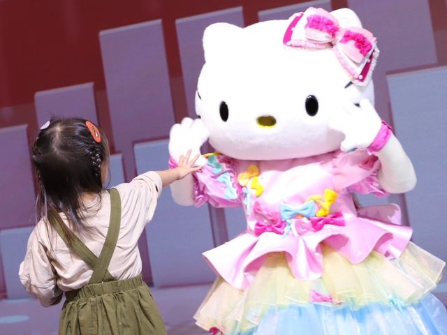 HELLO KITTY SHOW BOX/APPLE HOUSE】予約・アクセス・割引クーポン