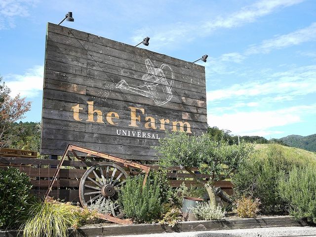 �֐��ő勉�̉��|�X_FARMER�fS BBQ by the Farm UNIVERSAL