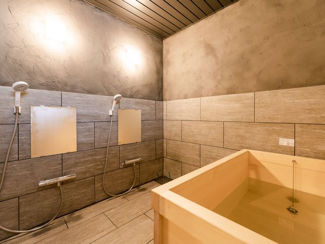 �����C���S��̃q�m�L���C�ɂ��Ă��܂��B �����čL���͂Ȃ��ł����A�T�E�i�O��ɂ�������Ɛg�̂����߂Ă���܂��B_�{�i�ݐ؃T�E�i�̏h �Â�r���b�W