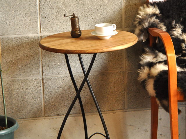 �V���v�� �T�C�h�e�[�u��_�A�C�A���N���t�g ����ς�