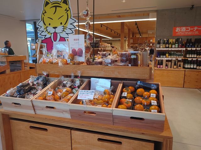 ��l�C�̖�؂̔����_�e�I�e���X����