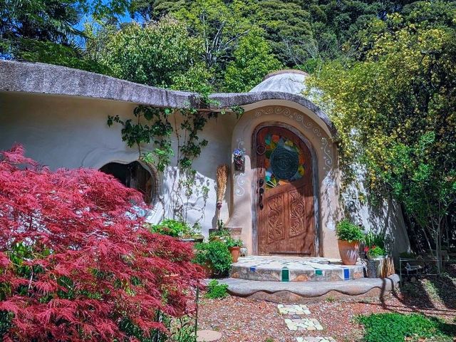 �؁X�ɕ�܂��g�[�e���̉�_�����݃K�[�f�����g���[�g&�g�[�e���̉�