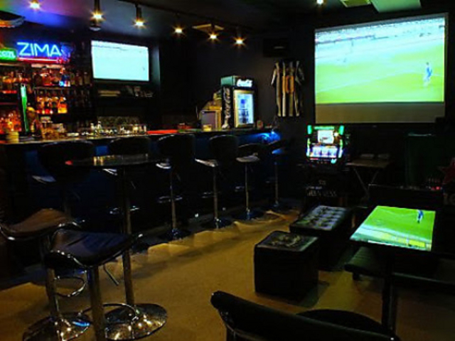football&music Bar Blue o[ u[̎ʐ^1