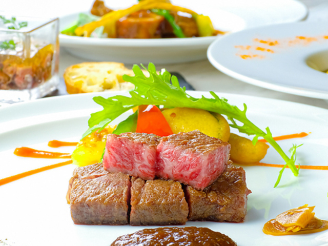 KOBE BEEF 5STAR �R�E�x�r�[�t�t�@�C�u�X�^�[�̎ʐ^1