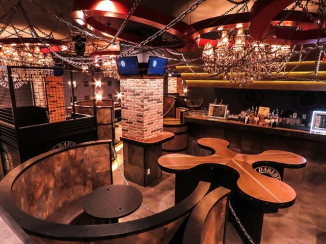 Standing Bar DDD̎ʐ^1