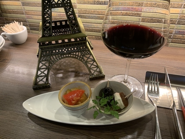 Bar BOUTON oug 88̎ʐ^1