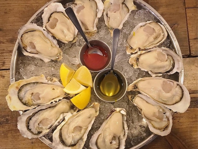 SALTY Oyster House \eB[ICX^[nEX V̎ʐ^1