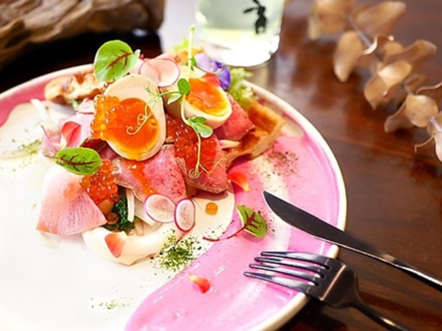 MOON and BACK }IAVX_ˎO{X̎ʐ^1