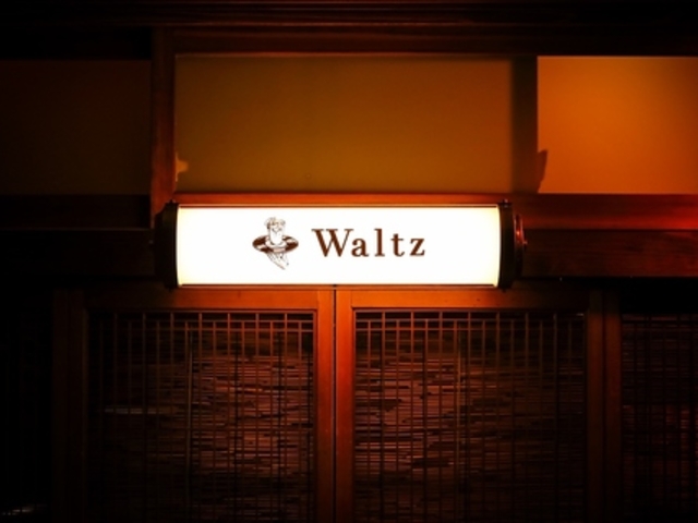 y Waltz̎ʐ^1