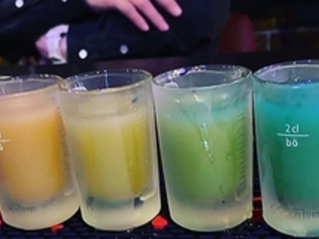 Bar Pygmalion o[ sO}I̎ʐ^1