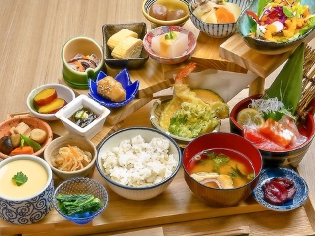 amHXg&JtF I TeA HOUSE OؕʏX̎ʐ^1