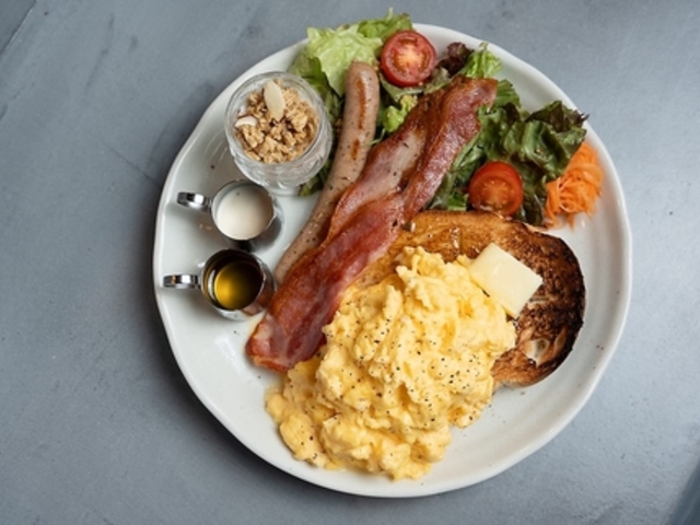 MAZE CAFE SHINSEKAI �}�[�J�t�F �V���Z�J�C�̎ʐ^1