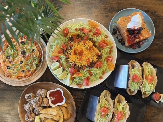 Okinawan tacos FLAMINGO ILi^RXt~S̎ʐ^1