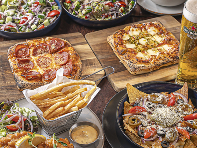 BLARNEY IRISH PUB & CAFE �u���[�j�[�A�C���b�V���p�u�A���h�J�t�F�̎ʐ^1