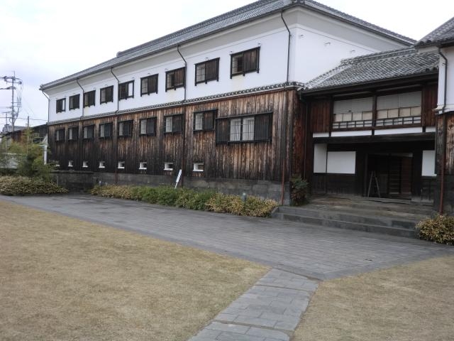 �����{�Ǝ𑢑�