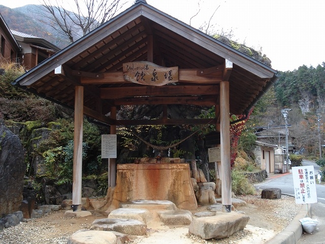 炭酸泉の料飲場☆お持ち帰りしてお料理に使うことも◎_巌立峡ひめしゃがの湯