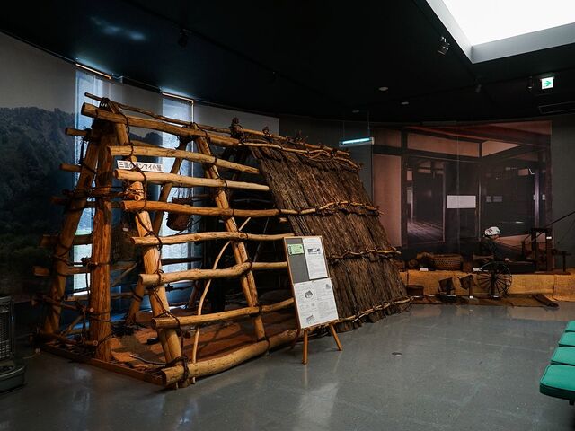 �ꕶ�̗��E�����@���O�ʗ��j�𗬊�