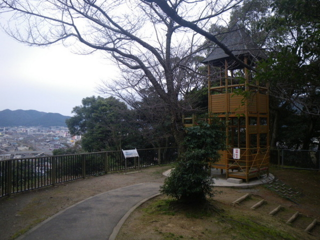 ����R����