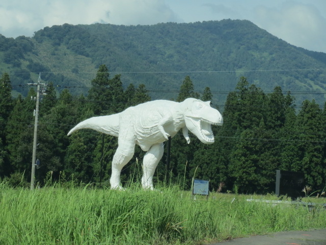 恐竜のお出迎え_福井県立恐竜博物館