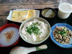 bV[̂Ƃӂ̔Âւ̓eʐ^1