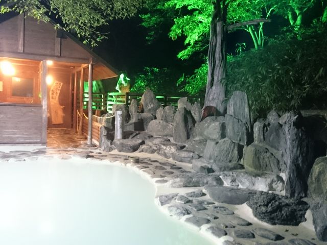 �S�ʂ̓�_��n����z�e��