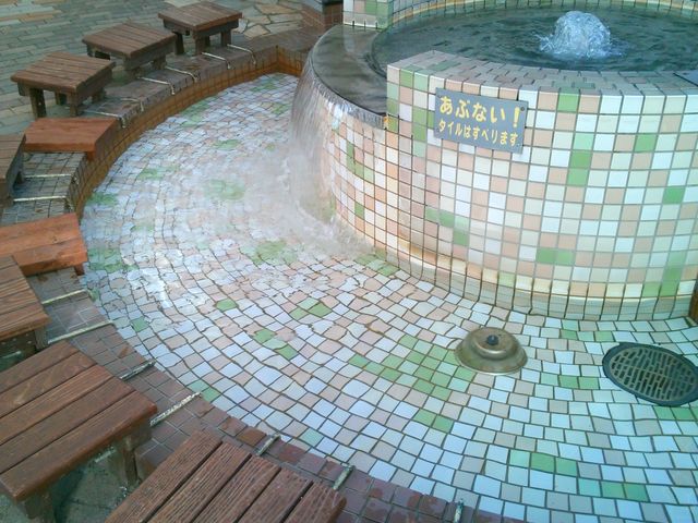 łƗ̔āB_ɓ̉wςہ[