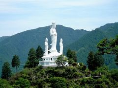 青空に白い観音様 - 鳥居観音のクチコミ - じゃらんnet