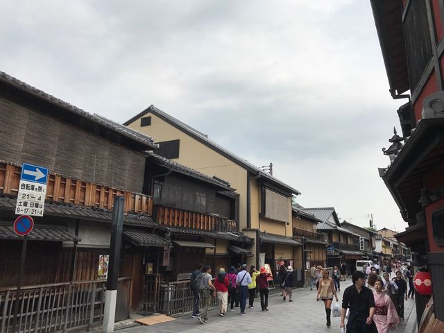 Ԃ̎זɂȂ̂ŁAB͎~߂悤I_ԌH