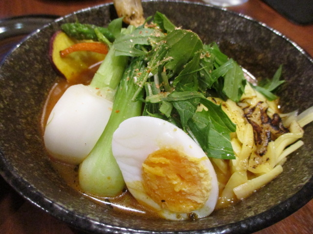 炩`LG߂̏{̖؂Ƀ`[YgbsO_ŏX ٓX SHOW