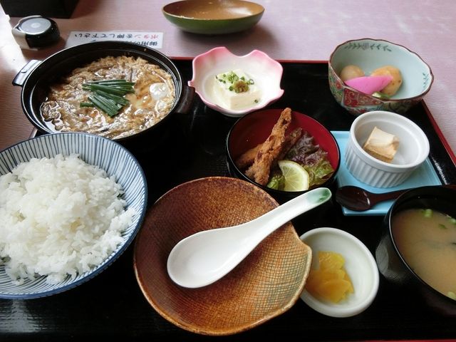 どじょう汁定食、卵とじの中に5〜6匹入ってました_道の駅 いんない