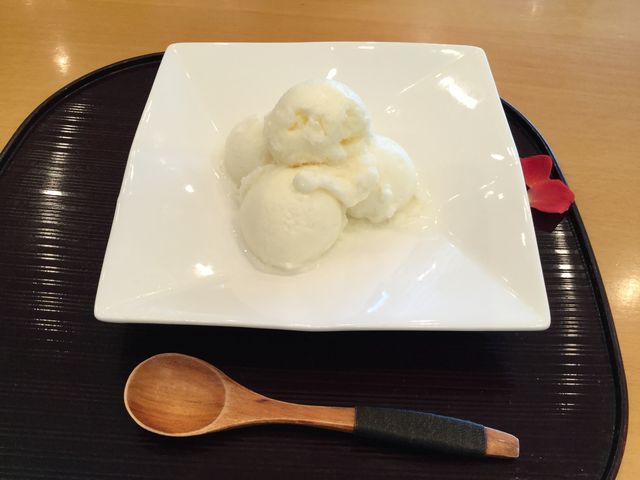 �A�C�X�N���[��_���{���� �쐅�� �O�z�X