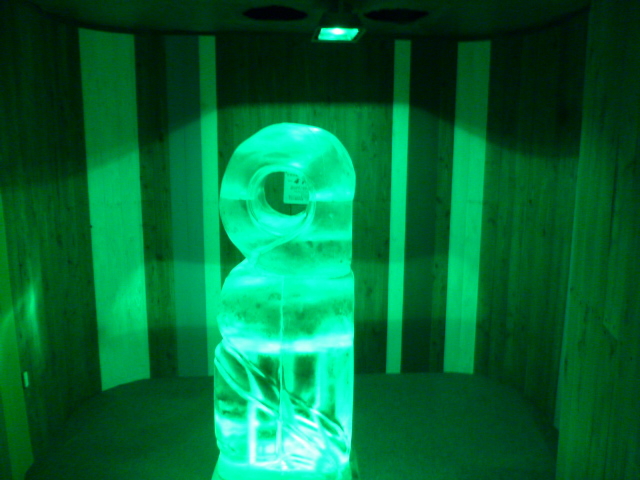 -41�x�̊�����̌��ł���R�[�i_�k�C���A�C�X�p�r���I��